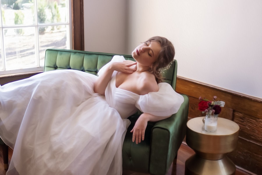 Photo wedding guests comfortable