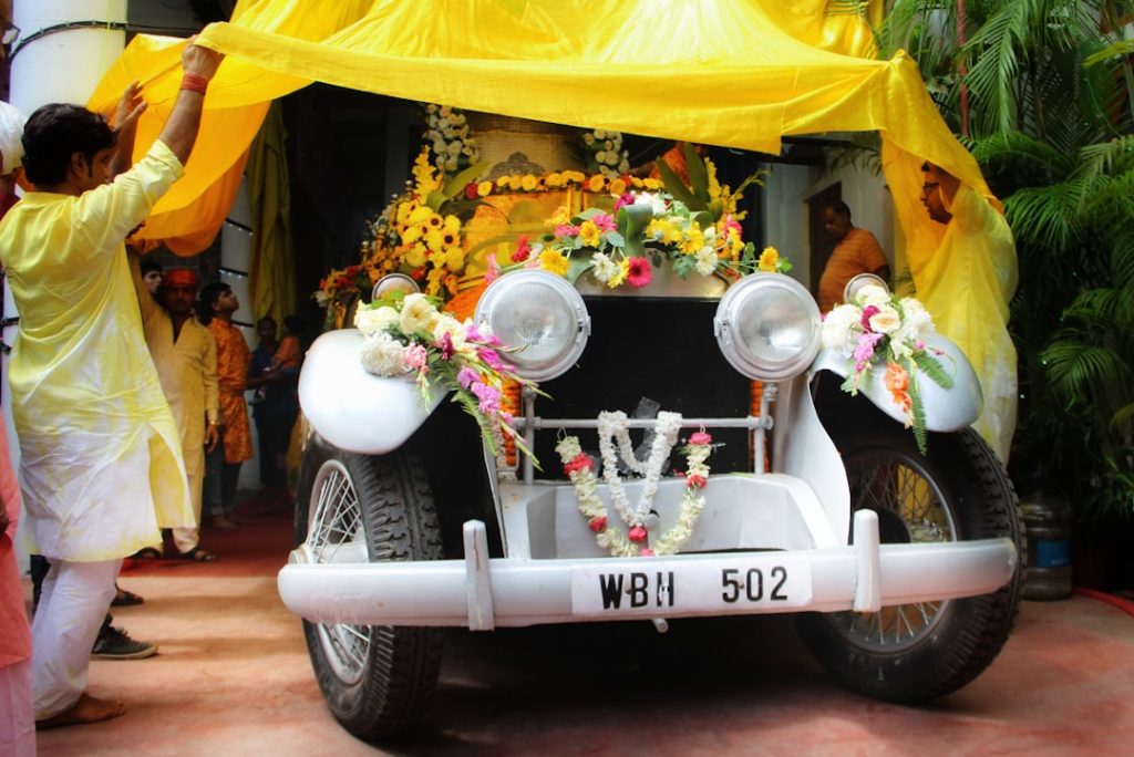 Photo wedding day transportation