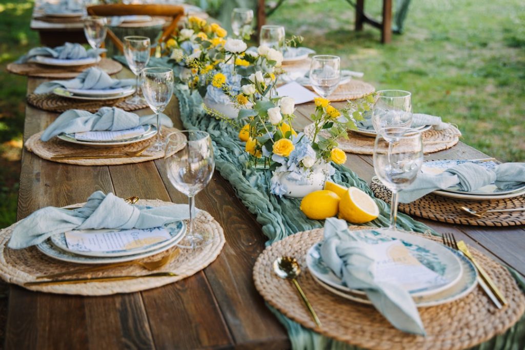 Photo Wedding Table Decor Ideas